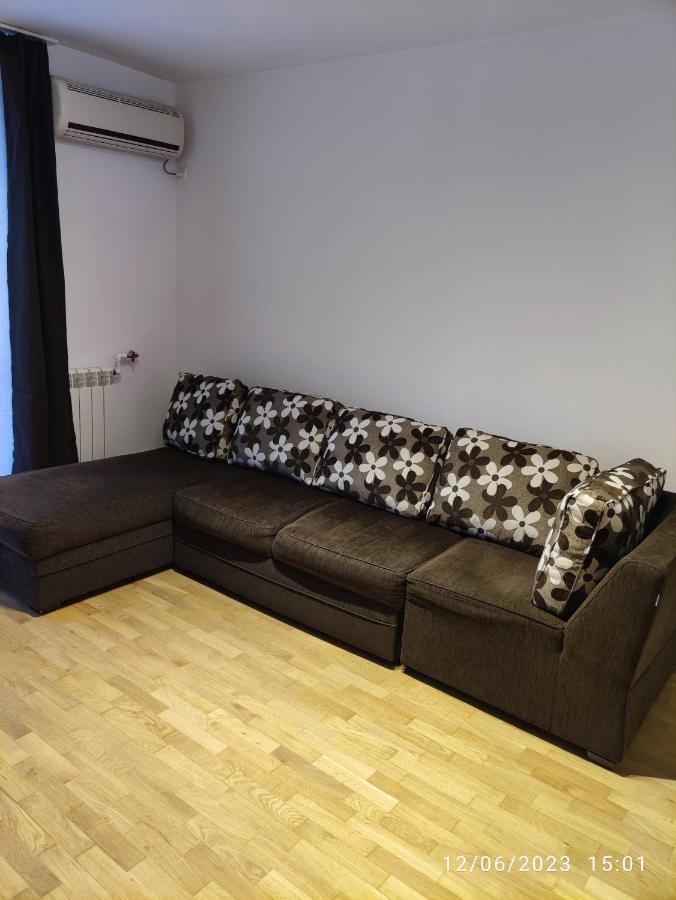 Fabian Central Apartment Bucharest Exterior photo