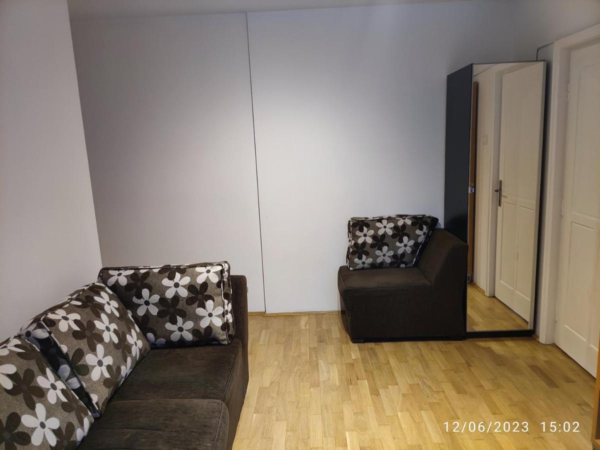 Fabian Central Apartment Bucharest Exterior photo