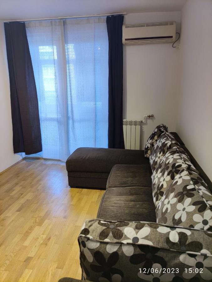 Fabian Central Apartment Bucharest Exterior photo